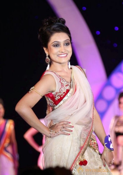 Miss n Mrs India Gujarati Fashion Show Photos