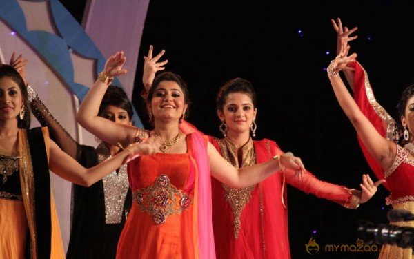 Miss n Mrs India Gujarati Fashion Show Photos