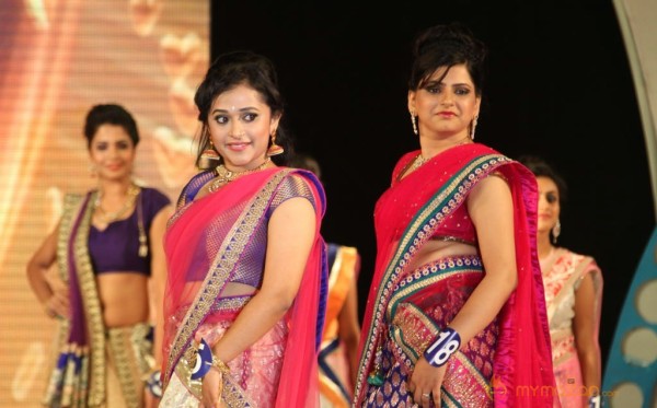 Miss n Mrs India Gujarati Fashion Show Photos