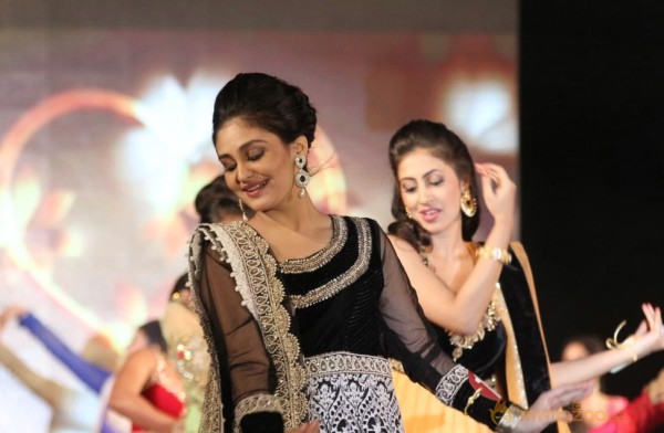 Miss n Mrs India Gujarati Fashion Show Photos02