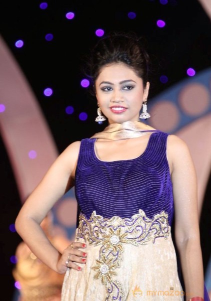 Miss n Mrs India Gujarati Fashion Show Photos02