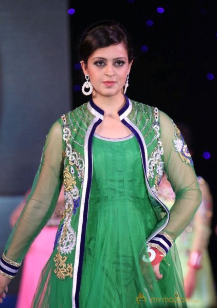 Miss n Mrs India Gujarati Fashion Show Photos02