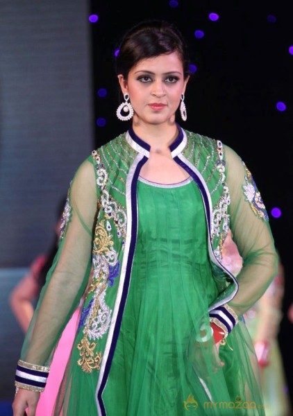 Miss n Mrs India Gujarati Fashion Show Photos02