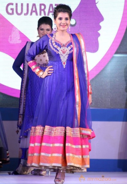 Miss n Mrs India Gujarati Fashion Show Photos02