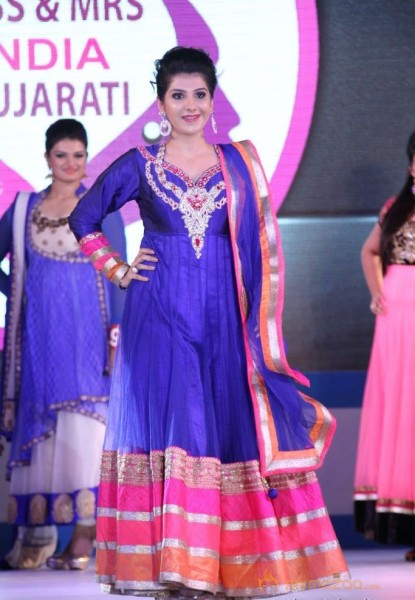 Miss n Mrs India Gujarati Fashion Show Photos02