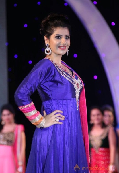 Miss n Mrs India Gujarati Fashion Show Photos02