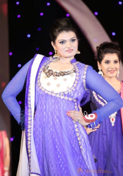 Miss n Mrs India Gujarati Fashion Show Photos02