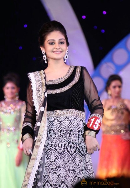 Miss n Mrs India Gujarati Fashion Show Photos02