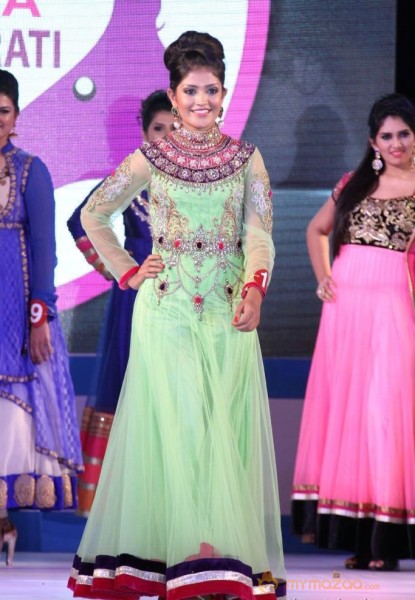 Miss n Mrs India Gujarati Fashion Show Photos02