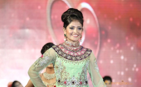 Miss n Mrs India Gujarati Fashion Show Photos02