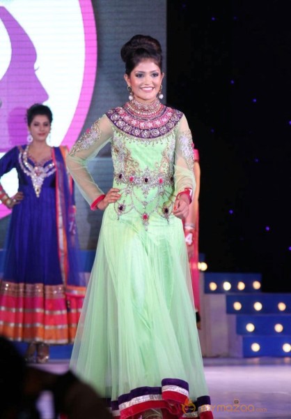 Miss n Mrs India Gujarati Fashion Show Photos02