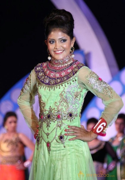 Miss n Mrs India Gujarati Fashion Show Photos02