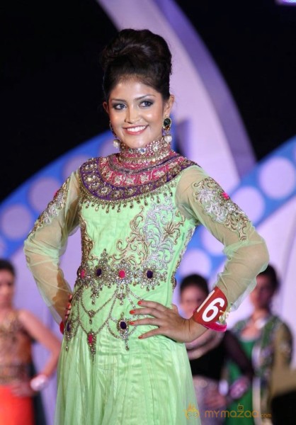 Miss n Mrs India Gujarati Fashion Show Photos02