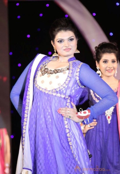 Miss n Mrs India Gujarati Fashion Show Photos02