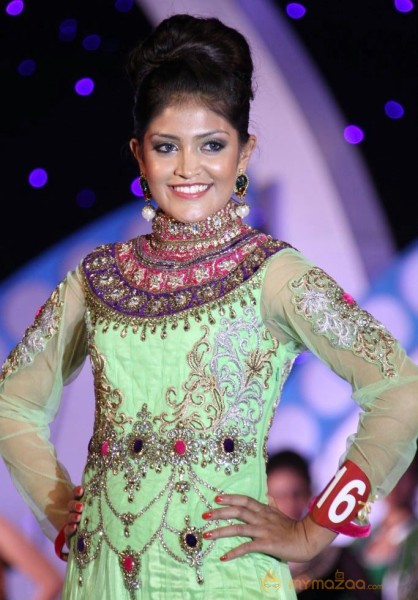 Miss n Mrs India Gujarati Fashion Show Photos02