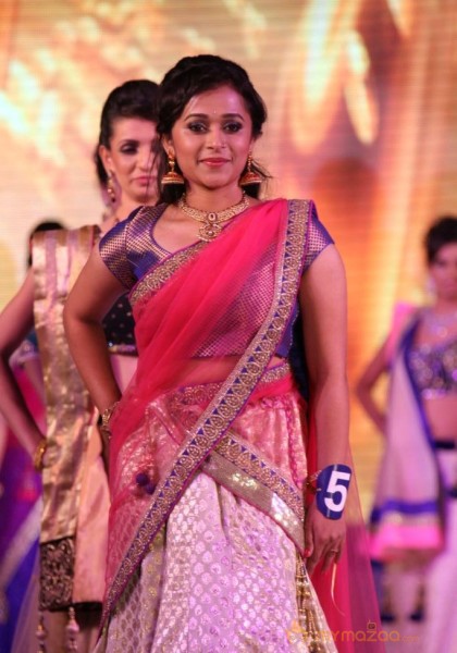 Miss n Mrs India Gujarati Fashion Show Photos02