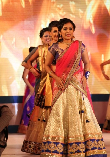 Miss n Mrs India Gujarati Fashion Show Photos02