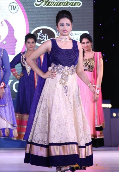 Miss n Mrs India Gujarati Fashion Show Photos02