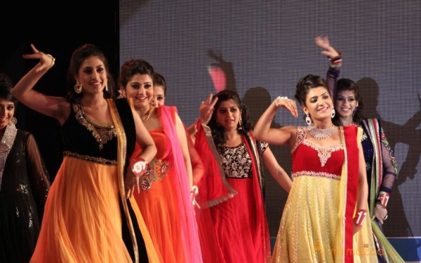 Miss n Mrs India Gujarati Fashion Show Photos02