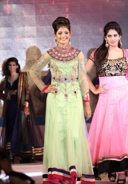 Miss n Mrs India Gujarati Fashion Show Photos02