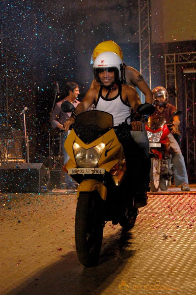 Mtv Rodies Flag Off By 3 Idiots 
