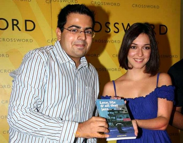 Nauheed Cyrus Sonia Mehr at Ahmed Faiyaz book