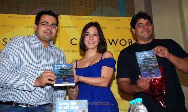 Nauheed Cyrus Sonia Mehr at Ahmed Faiyaz book