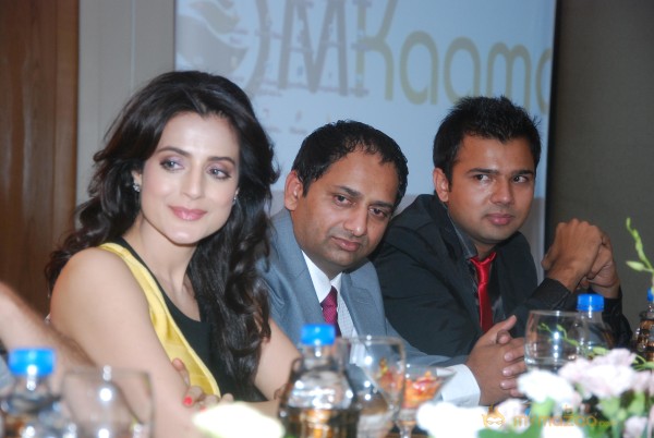 Neil Nitin Mukesh-Ameesha Patel at JPL Season-2 Launch 