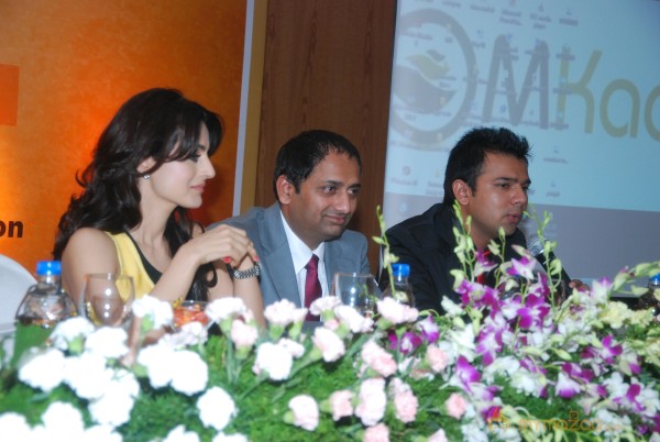 Neil Nitin Mukesh-Ameesha Patel at JPL Season-2 Launch 