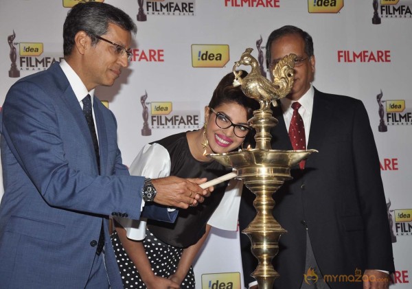 Priyanka At 59th Idea Filmfare Awards 2013