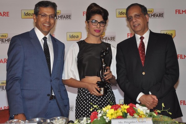 Priyanka At 59th Idea Filmfare Awards 2013