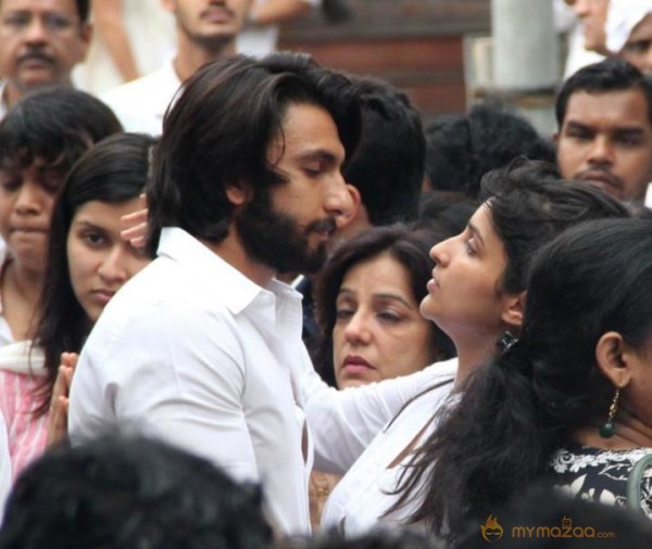 Priyanka Chopra Father Funeral Photos