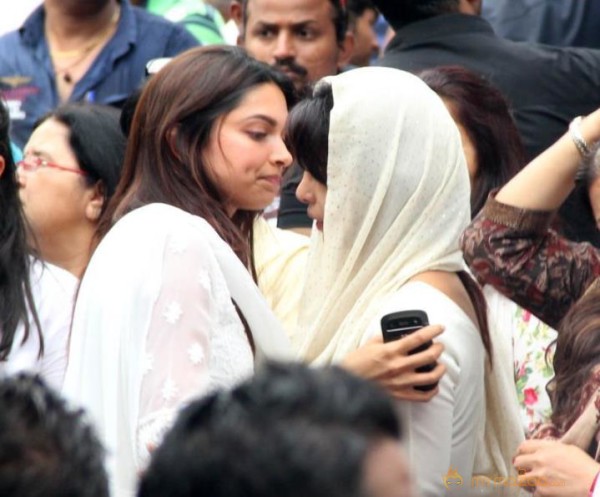 Priyanka Chopra Father Funeral Photos