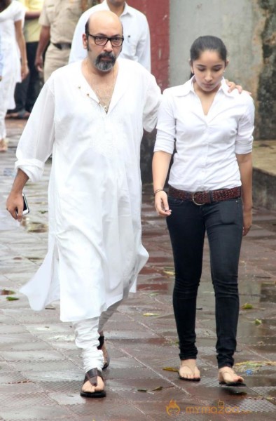 Priyanka Chopra Father Funeral Photos
