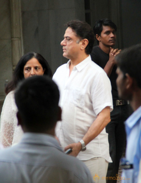 Priyanka Chopra's Father's Condolence Meet Gallery 