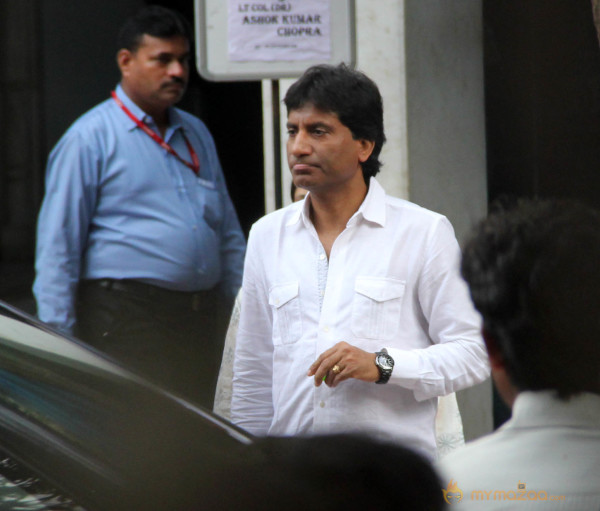 Priyanka Chopra's Father's Condolence Meet Gallery 