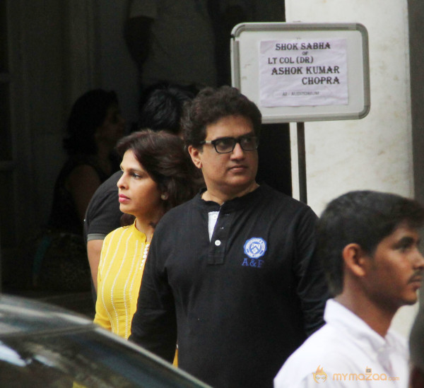 Priyanka Chopra's Father's Condolence Meet Gallery 