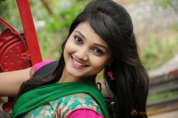 Priyanka Glam pics at Nuvve Kavali shooting
