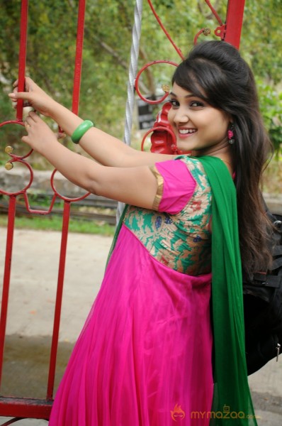 Priyanka Glam pics at Nuvve Kavali shooting