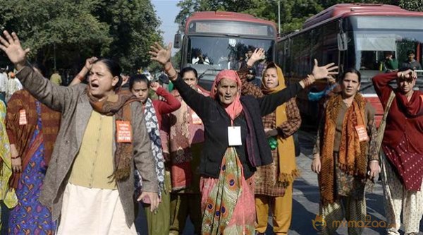 Protests against Delhi gang rape: Photos