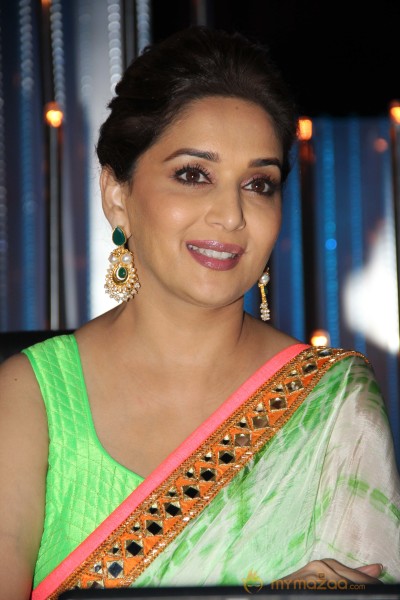 Raanjhana Team Promotion At Jhalak Dikhla Jaa 