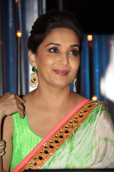 Raanjhana Team Promotion At Jhalak Dikhla Jaa 