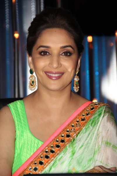 Raanjhana Team Promotion At Jhalak Dikhla Jaa 
