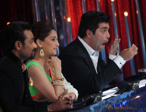 Raanjhana Team Promotion At Jhalak Dikhla Jaa 
