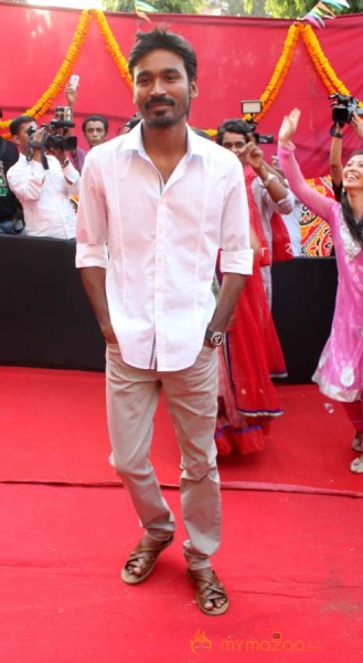 Raanjhanaa Movie Team Press Meet 