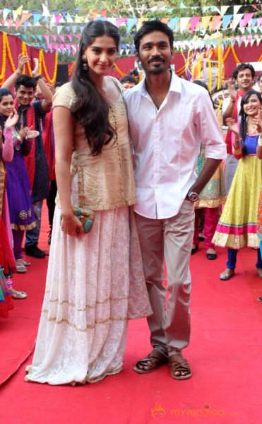 Raanjhanaa Movie Team Press Meet 