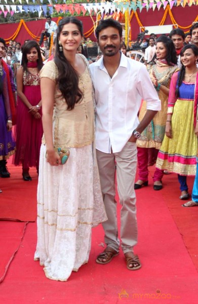 Raanjhanaa Movie Team Press Meet 