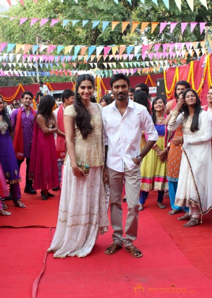 Raanjhanaa Movie Team Press Meet 