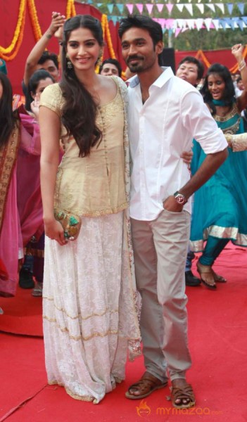 Raanjhanaa Movie Team Press Meet 