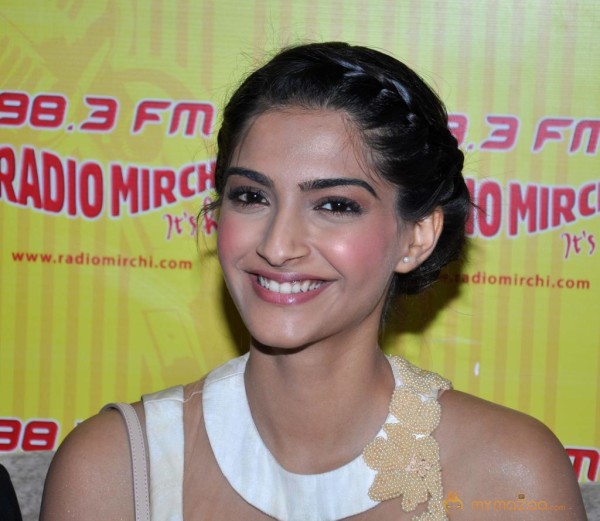 Raanjhanaa Music Launch At Radio Mirchi  